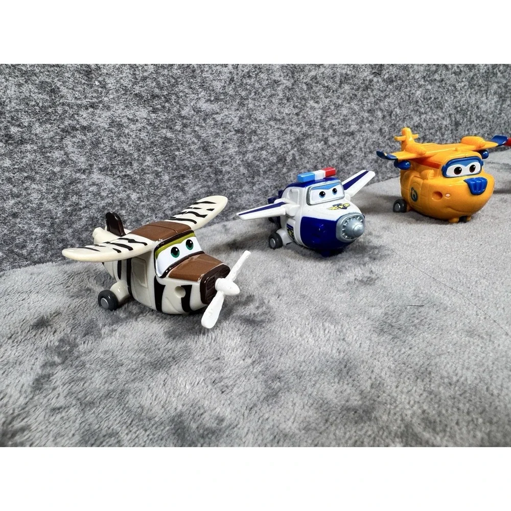 Super Wings Transform-a-Bots Mini Planes Lot 4 Police Paul Bello Jett Donnie 2